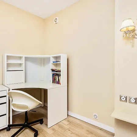 Rue Longue Vue Mer, Spacieux, Rénové Appartement Menton