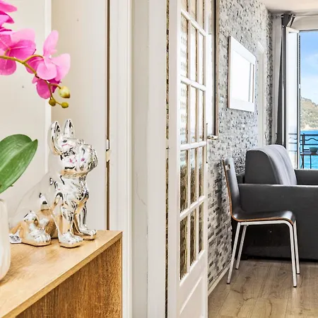 Rue Longue Vue Mer, Spacieux, Rénové Menton