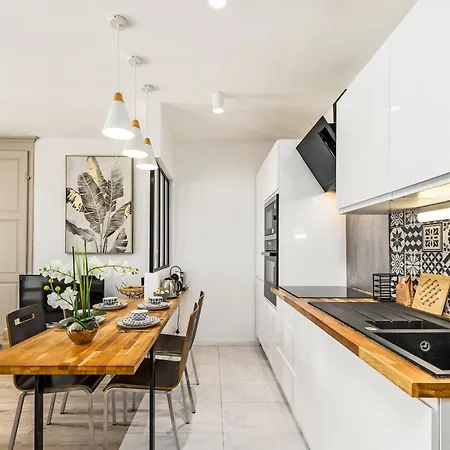 Rue Longue Vue Mer, Spacieux, Rénové * Menton